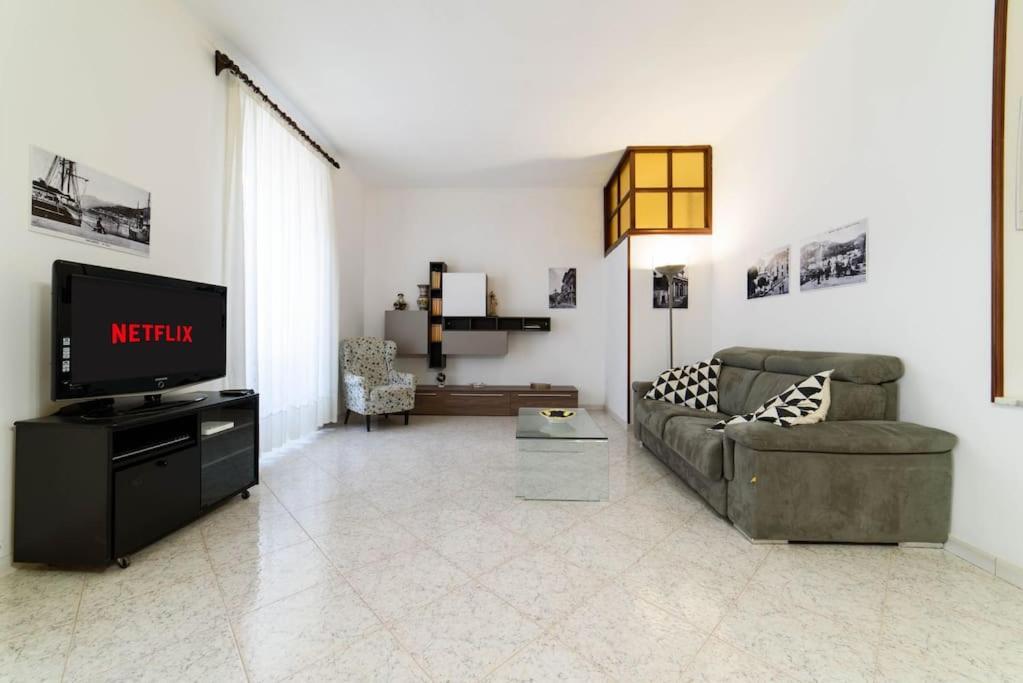 Casa Vacanze “In Centro” ساليرنو المظهر الخارجي الصورة